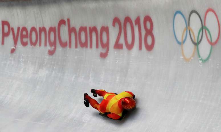 El español Ander Mirambell participa en los entrenamientos de skeleton masculino en las pistas deslizantes de Alpensia en Daegwallyeong-myeon (Corea del Sur). EFE