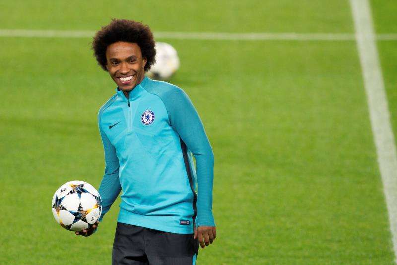 Willian insists he is happy at the club. EFE