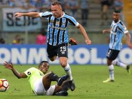Arthur volvió a ganar un título con Gremio. EFE