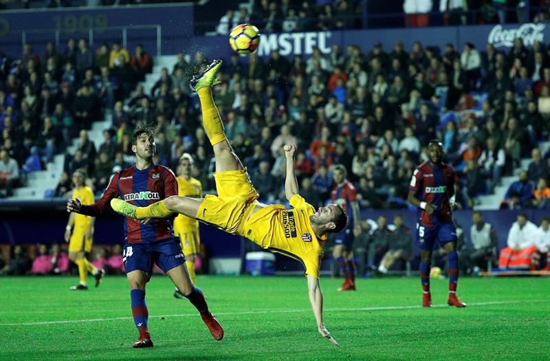 Siguiente Artículo Artículo previo
Pin El Atlético abre las puertas de su fortín al Levante. EFE Whatsapp Twitter Facebook Comentarios 0