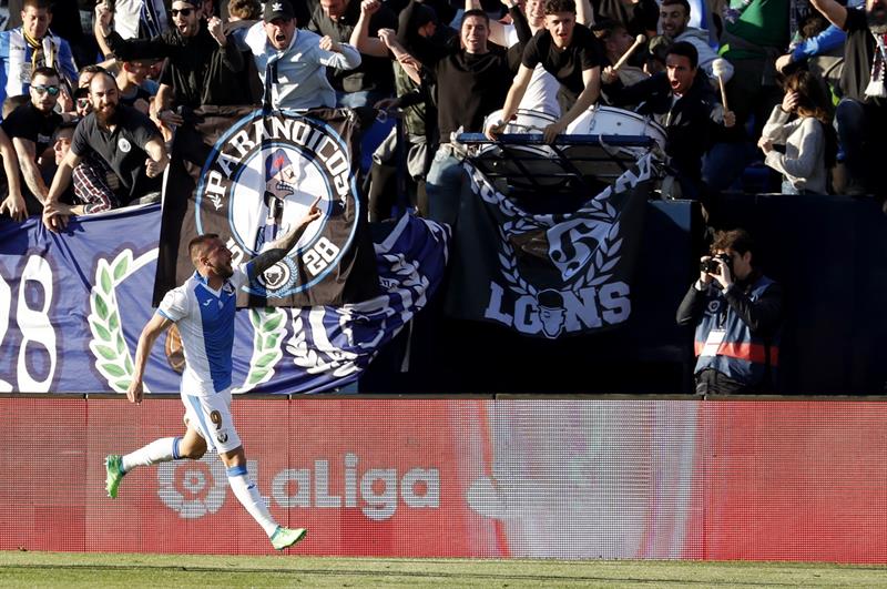 Siguiente Artículo Artículo previo
Pin El Leganés vence al Celta. EFE Whatsapp Twitter Facebook Comentarios 0
