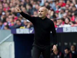 El técnico del Levante, con todos para un partido que puede ser casi determinante. EFE