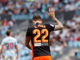 Santi Mina a dû abandonner le terrain. EFE