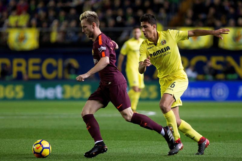 Barcelona y Real Madrid repartieron puntos en un clásico picante Barcelona y Real Madrid repartieron puntos en un clásico picante