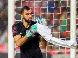 El Sporting amenaza con dar guerra a quien haya fichado a sus jugadores díscolos. EFE/Archivo
