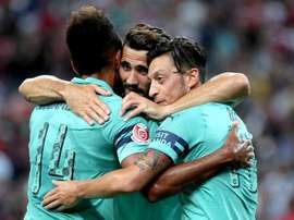 Kolasinac, de la grada al banquillo y a iniciar la remontada del Arsenal. EFE