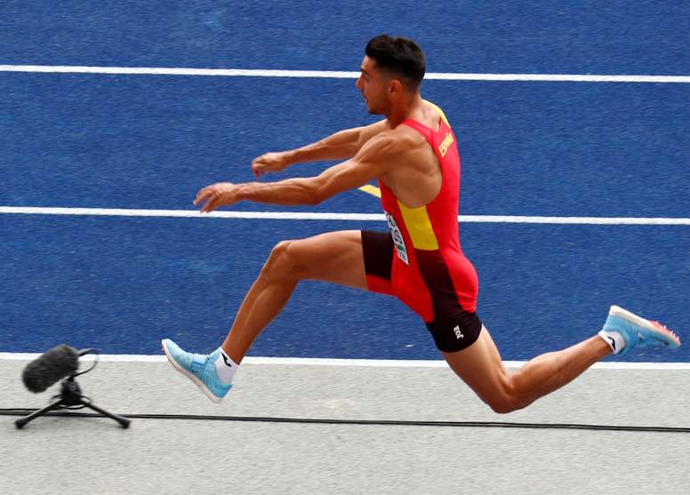 ¡El español Pablo Torrijos compite en la clasificación del triple salto masculino en los Campeonatos de Europa de Atletismo que se celebran en Berlín, Alemania, hoy, 10 de agosto de 2018. EFE