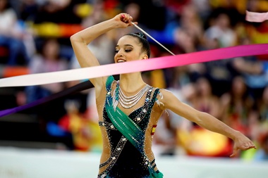 Sara Llana, en un ejercicio individual de cinta de la Copa del Mundo de Guadalajara. EFE/Archivo