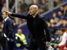 Paco López cuenta con un par de bajas para preparar el partido contra el Celta. EFE/Archivo