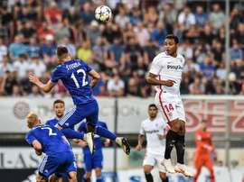 El Pizjuán espera dar el golpe final a la fase previa. EFE