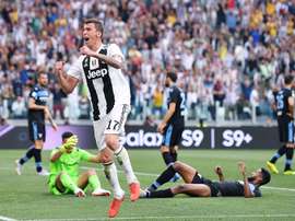 Beckham's team, Inter Miami, want Madzukic to lead the attack. EFE
