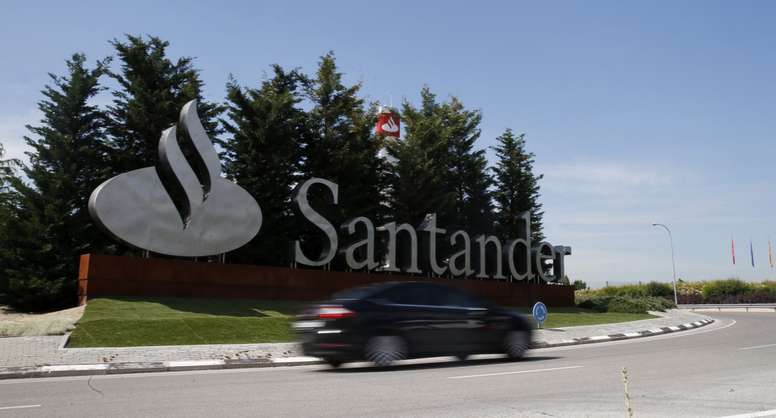 Vista de la Ciudad Financiera del Banco de Santander en la localidad de Boadilla del Monte (Madrid). EFE/Archivo