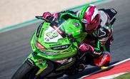 Fotografía facilitada por Kawasaki Junior Team de la la española Ana Carrasco en la 7ª y penúltima carrera del Mundial de WorldSSP300 disptuada en el circuito portugués del Algarve, en Portimao. EFE
