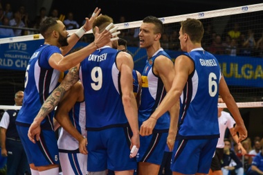 Los jugadores de Italia este martes durante su partido del Campeonato Mundial de Voleibol Masculino frente a Eslovenia. EFE
