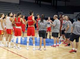 Las jugadoras de la selección española de baloncesto femenino, durante el entrenamiento de hoy en Tenerife previo a la decimoctava edición de la Copa del Mundo de Baloncesto Femenino FIBA 2018 que comienza el próximo sábado. EFE