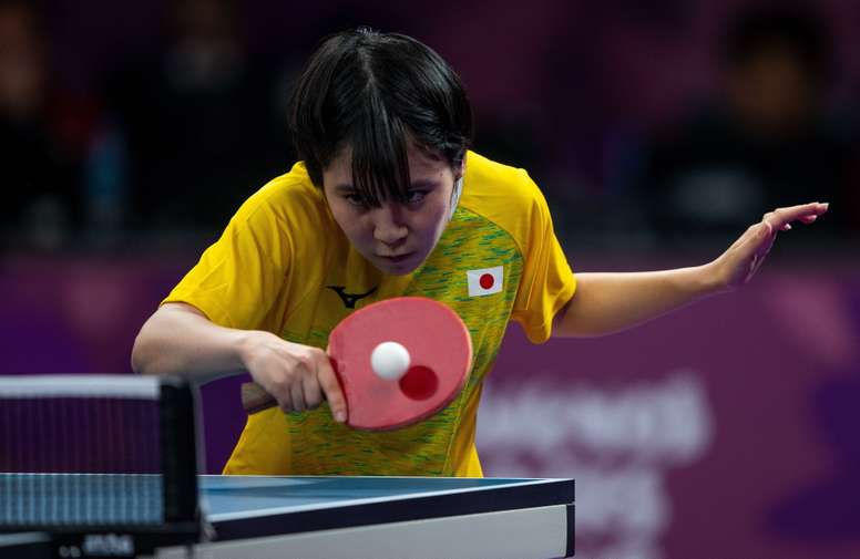 Fotografía cedida por el Comité Olímpico Internacional que muestra a Miu Hirano de Japón en acción ante Yingsha Sun de China durante el partido por la medalla de oro de tenis de mesa individual femenino hoy, miércoles 10 de octubre de 2018, durante los Juegos Olímpicos de la Juventud, en Buenos Aires (Argentina). EFE/Gabriel Heusi