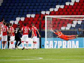El PSG-Estrella Roja sigue en el punto de mira. EFE/Archivo
