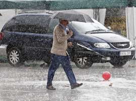 La Federación ha decidido tomar esta decisión por la previsión de lluvias extremas. EFE