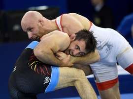 El español Taimuraz Friev Naskidaeva (i) en acción en el Papp Laszlo Budapest Sports Arena de Budapest, Hungría. EFE/Archivo