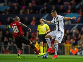 Ashley Young quiere seguir en el United hasta los 35 años. EFE/Archivo