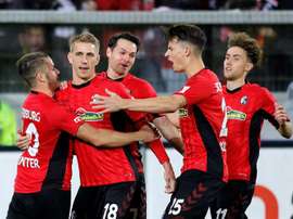 El Frigburgo pasa por encima del Gladbach. EFE