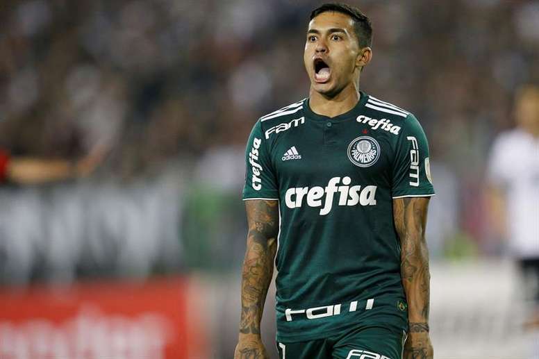 Dudu, en un partido con el Palmeiras.