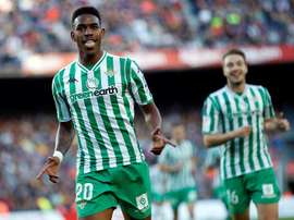 A trava que separa Junior do Barça. EFE