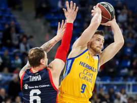 Imagen de un partido entre el Herbalife Gran Canaria y el Baskonia. EFE/Archivo