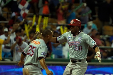 En la imagen, un registro de otra actuación de los jugadores de Leones del Escogido. EFE/Archivo