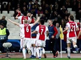 El Ajax certificó su pase a los octavos de final. EFE