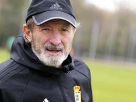 Anquela analizó su situación en el equipo asturiano. EFE