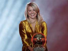 Ada Hegerberg consiguió hacerse con el primer trofeo femenino. EFE