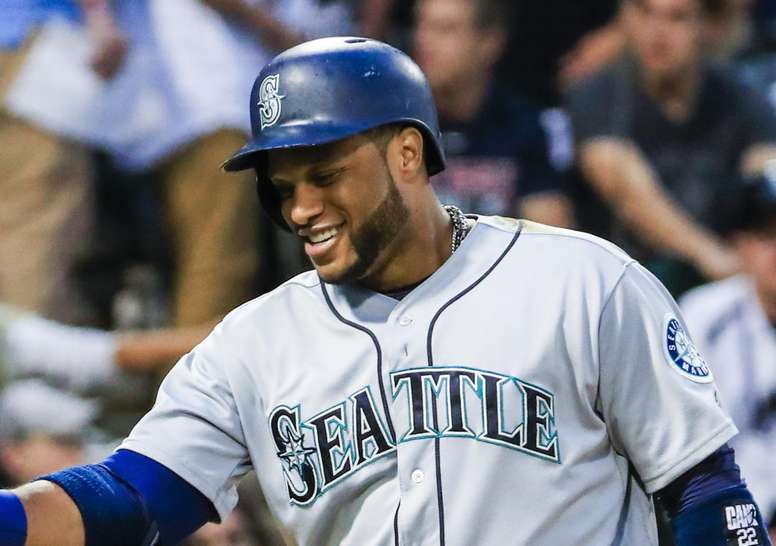 En la imagen un registro del segunda base dominicano Robinson Canó, quien llega transferido de los Marineros de Seattle a los Mets de Nueva York. EFE/Archivo