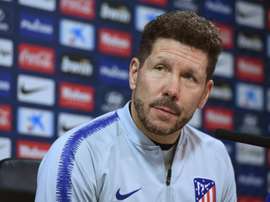 Simeone solo mira a los suyos. EFE