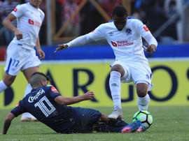 Un 'hat trick' y cuatro expulsiones por el liderato. EFE