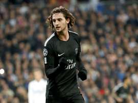 Rabiot s'éloigne du Camp Nou. EFE/Archive