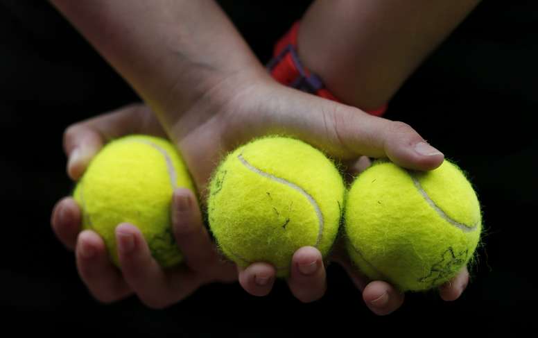 La red de amaños de partidos de tenis desmantelada por la Guardia Civil a finales del mes de octubre se ha saldado con la implicación de 83 personas, de las que 15 fueron detenidas y 68 investigadas, entre ellas 28 tenistas profesionales de las categorías ITF Futures y Challenger.EFE/Archivo
