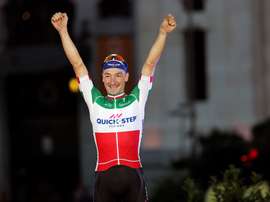 El italiano Elia Viviani (d) (Quick Step). EFE/Archivo