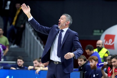 El entrenador del UCAM Murcia, Javier Juarez. EFE/Archivo