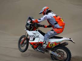 La piloto española Laia Sanz (KTM) corre la sexta etapa del Rally Dakar 2019 entre Arequipa y San Juan de Marcona (Perú). EFE