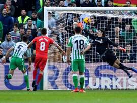 Tello firmó su segundo gol de falta. EFE
