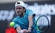 El jugador francés Lucas Pouille durante el partido. EFE