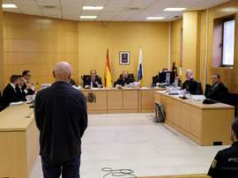 La Audiencia de Santa Cruz de Tenerife comenzó hoy el juicio contra el exseleccionador nacional de pruebas combinadas de atletismo, Miguel Ángel Millán, para quien se piden 14 años de cárcel, acusado de haber abusado sexualmente de dos menores a los que entrenaba. EFE
