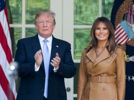 En la imagen, el presidente de Estados Unidos, Donald J. Trump (i) y la primera dama Melania Trump (d). EFE/Archivo