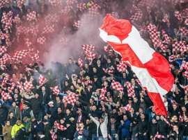 Hubo lío en la última visita del PSV a la capital española. EFE