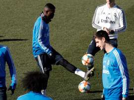 Vinicius e Rodrygo inscritos no time B. EFE