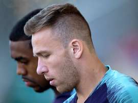 Arthur was on the bench against Liverpool and did not feature. EFE