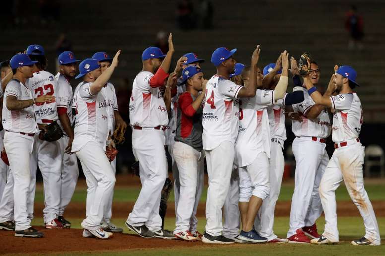 Jugadores de los Toros de Herrera de Panamá durante un partido de la Serie del Caribe en Ciudad de Panamá (Panamá). EFE
