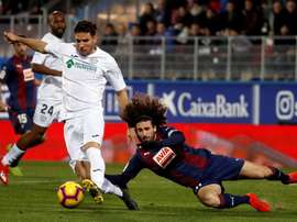 Cucurella, explosant à Eibar. EFE