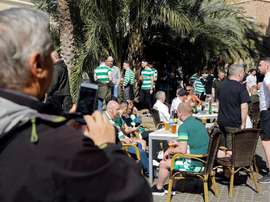Un supporter du Celtic est tombé d'un pont à Valence. EFE